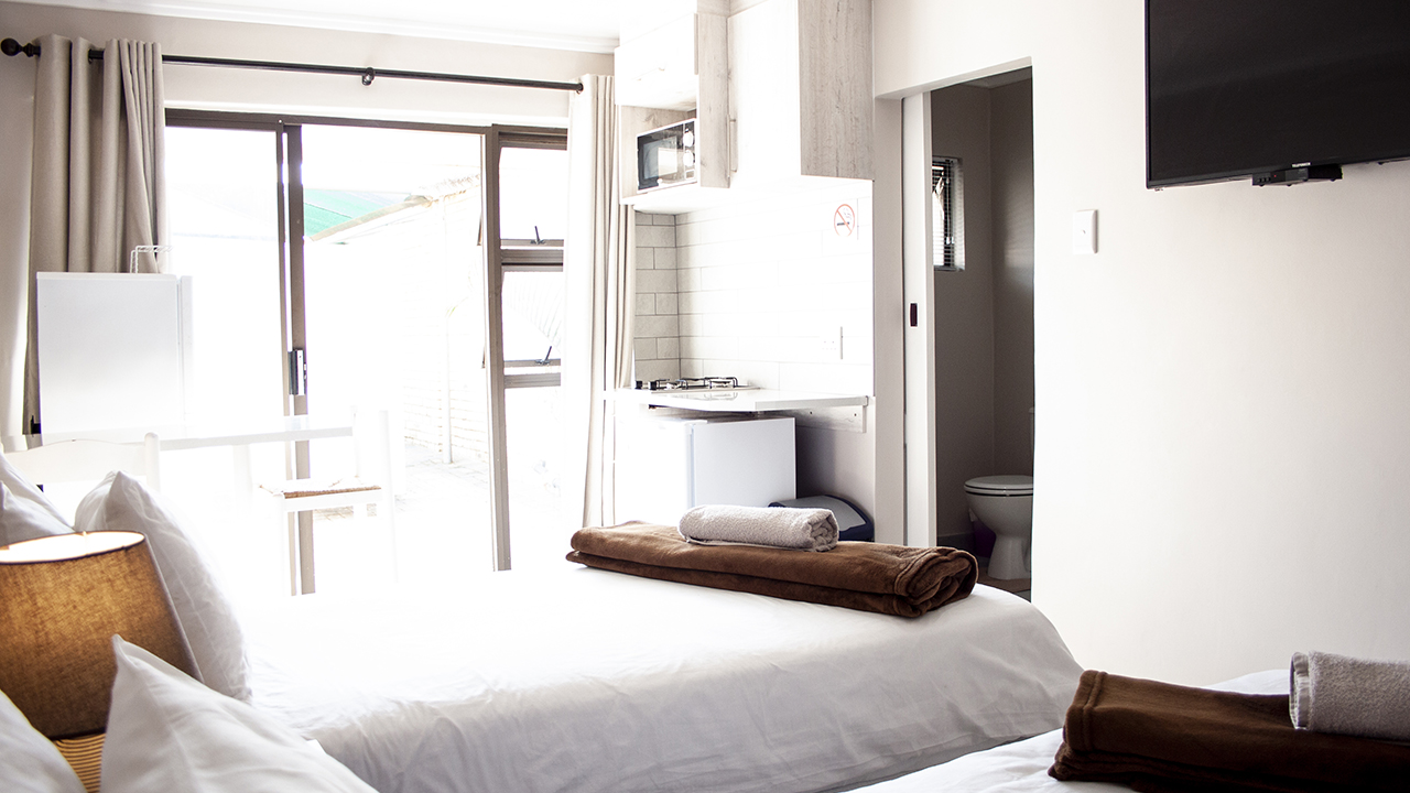 Self Catering Accommodation in East London Beachfront, EAST LONDON